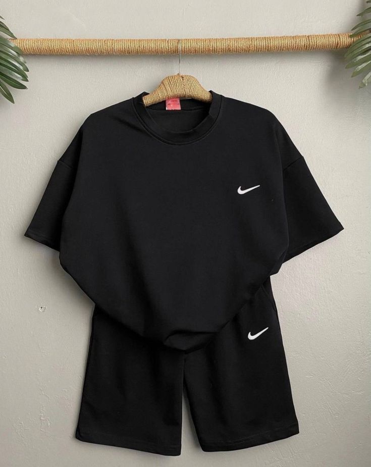 ست کراپ و شلوارک